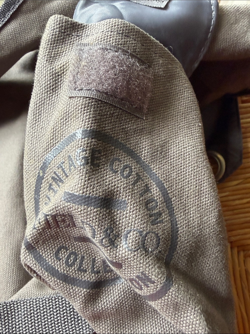 Large back pack - Picture 4 of 5